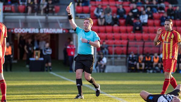 referee