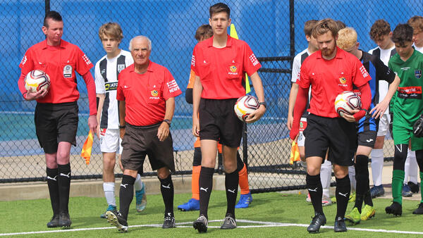 referee