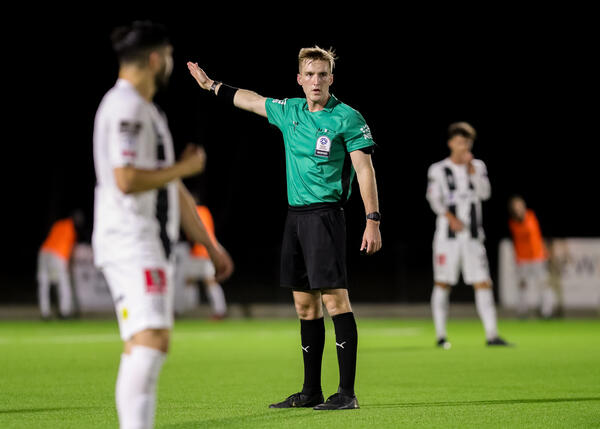 Referee