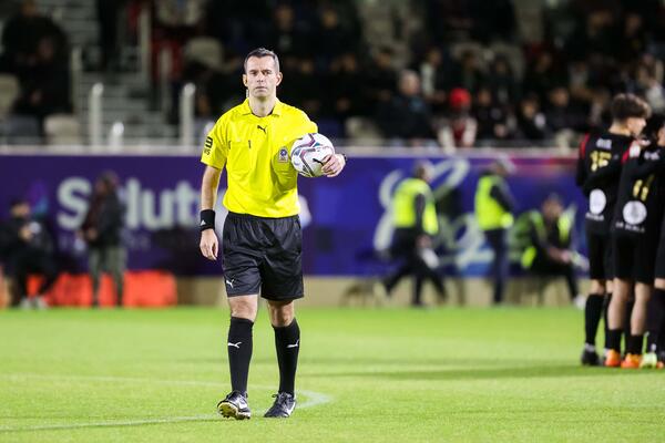 Referee