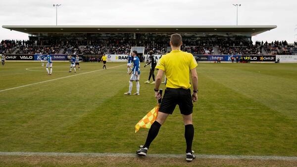 Referee