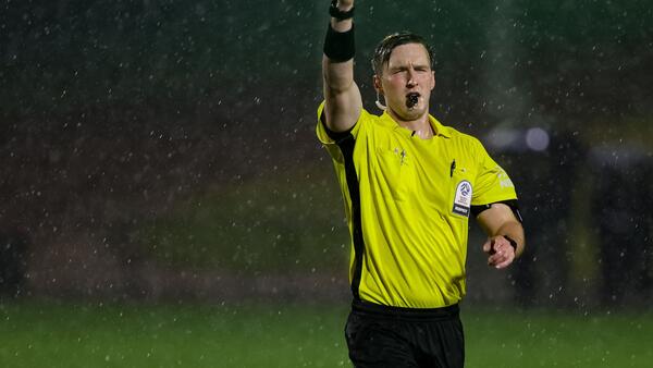 referee