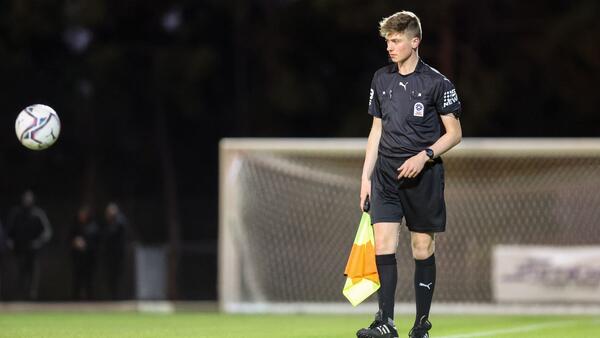referee