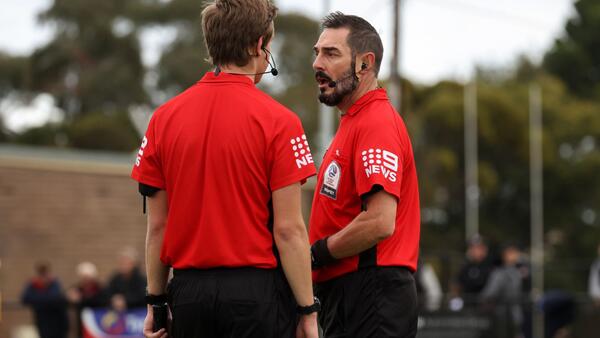 referee