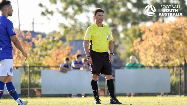 referee