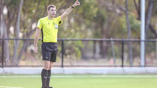 referee