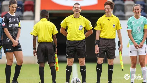 referee