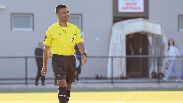 Referee