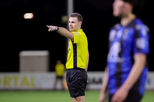 Referee