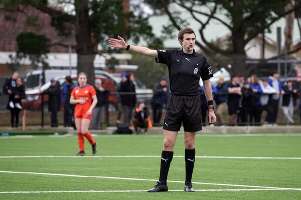 referee
