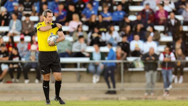 Referee