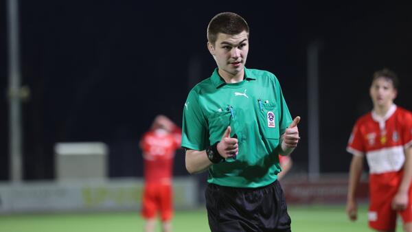 Referee